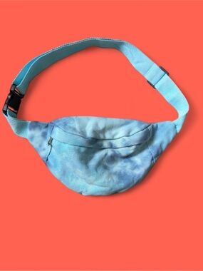 Tie-Dye Blue Adjustable Waist Fanny Pack